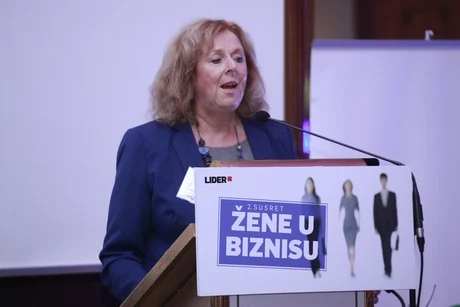 Žene, pomozite kolegicama