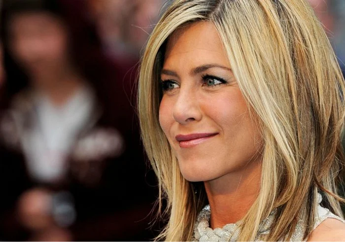 Stil Jennifer Aniston u uredu
