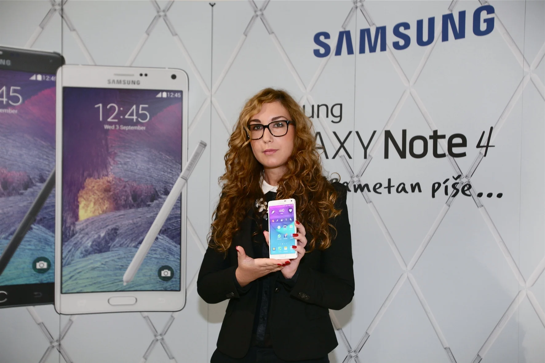 Samsung Galaxy Note 4 – phablet za zaposlene žene
