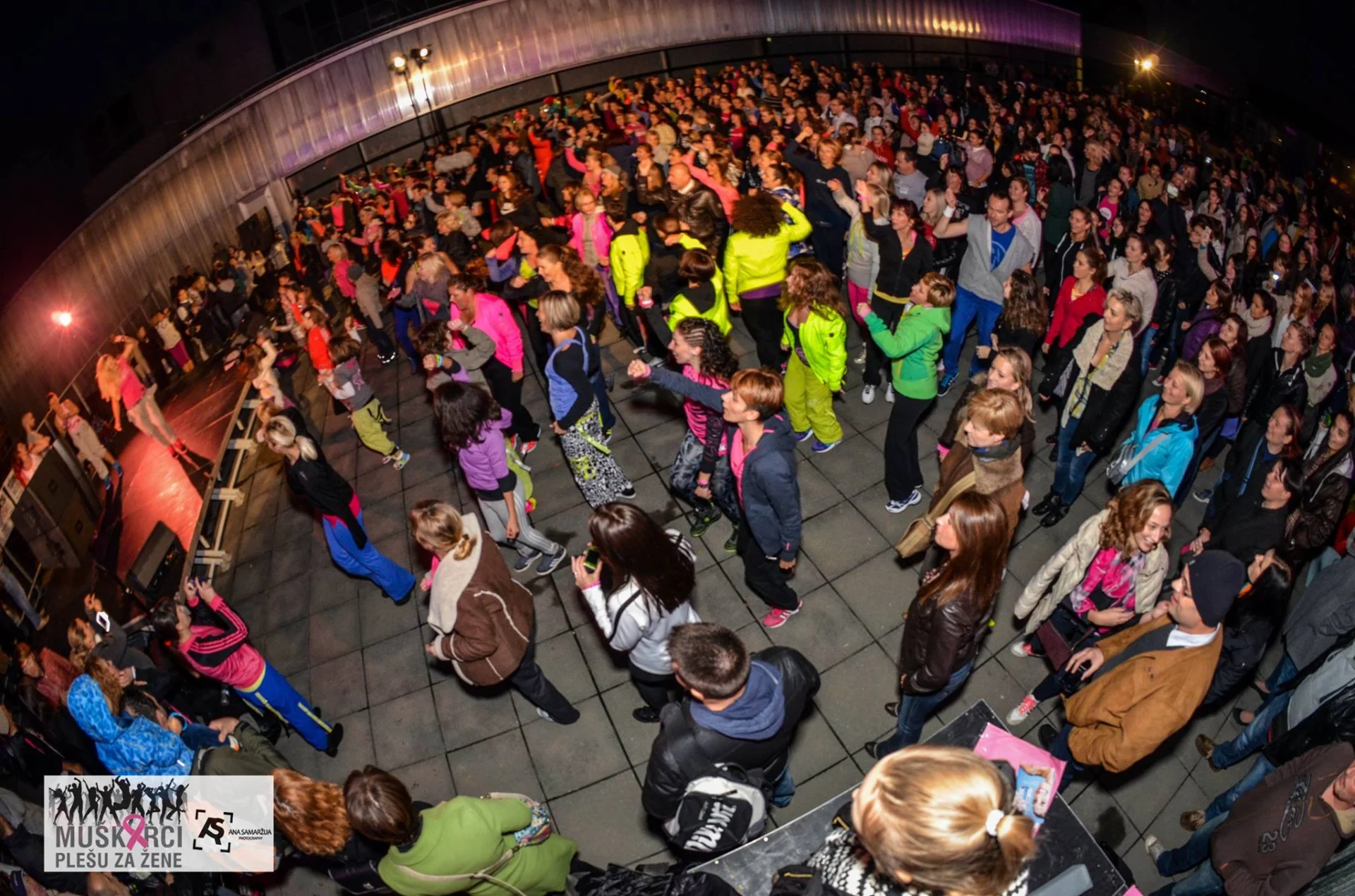Zumbathon – muškarci plešu za žene