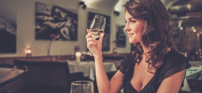 Zašto ne bi same otišle u kafić ili restoran?
