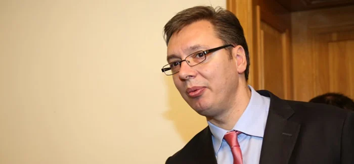 Premijer Vučić smijenio ministra obrane zbog seksističkog komentara upućenog novinarki