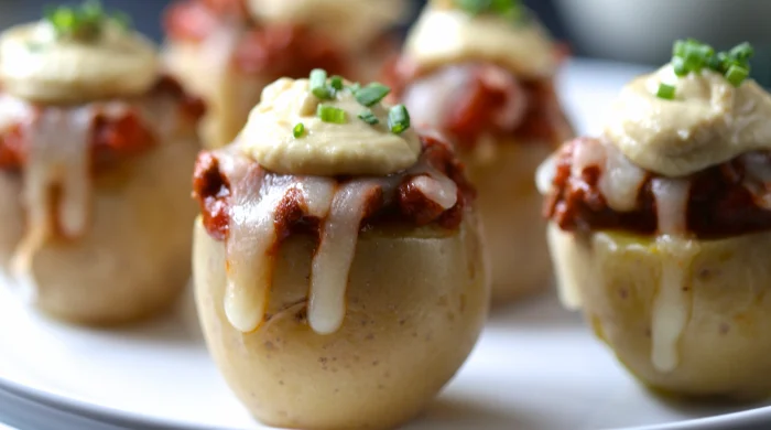 Mini hamburger-pizza krumpiri punjeni Sana hummusom
