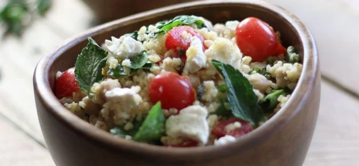 Bulgur na mediteranski sa Sana hummusom