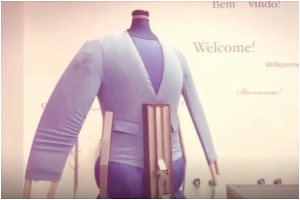 Ovaj stroj za glačanje olakšat će život svima sa poslovnim dress codeom