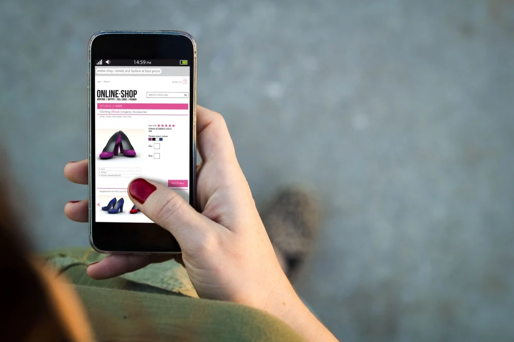I božićna kupovina se sve više obavlja preko mobilnih uređaja, što to znači za vaš webshop?