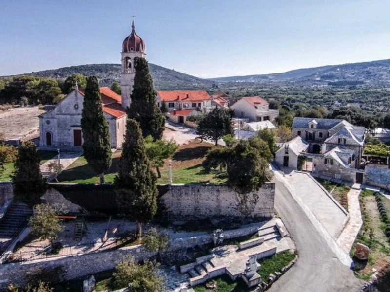 Ova 3 neobična izleta dokazat će vam da Brač skriva puno više od svjetski poznatog Zlatnog rata