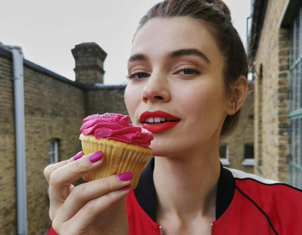 Avon predstavlja True Power Stay,  make-up kolekciju koja ostavlja svježinu boje na usnama i obrazima, cijeli dan