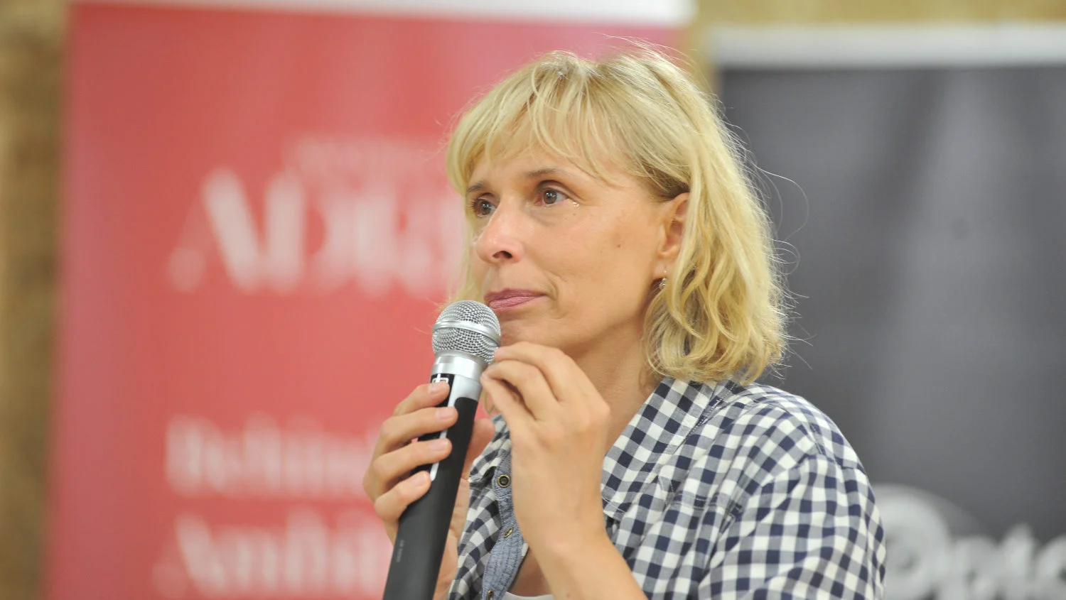 Jelena Tomašević: Jeste li sretni?