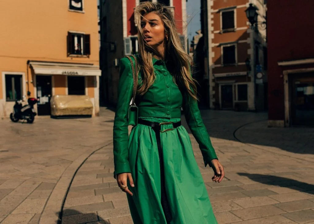 Sofisticirana, moderna i kvalitetna – sinonimi su za Monu koja dolazi na Business Fashion Shopping Day!