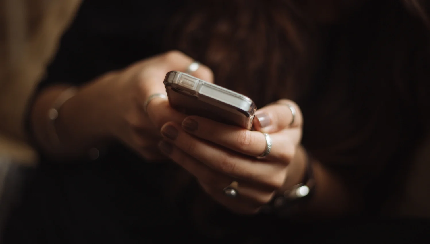 Privatni mobitel na radnom mjestu: Da ili ne?