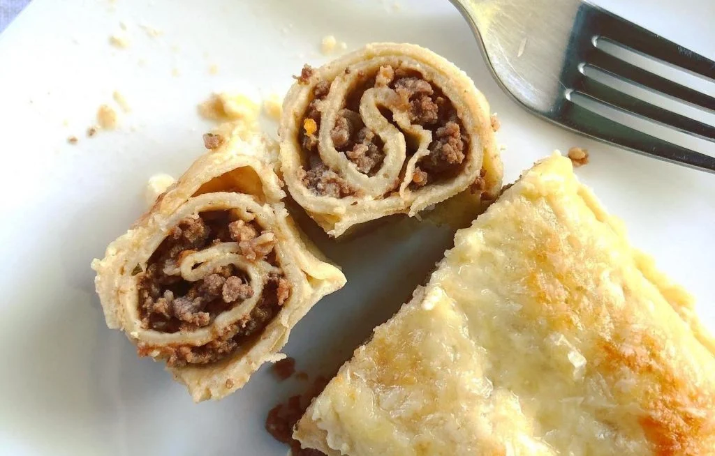 Zapečene palačinke od mljevenog mesa postat će vaš omiljeni recept, a rijetki će mu odoljeti!