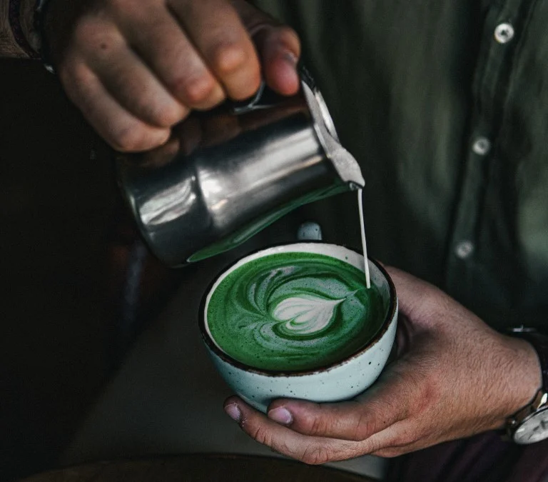 U potrazi ste za šalicom Matcha Latte? Pronašli smo ju u PEACHES CREAM BARU