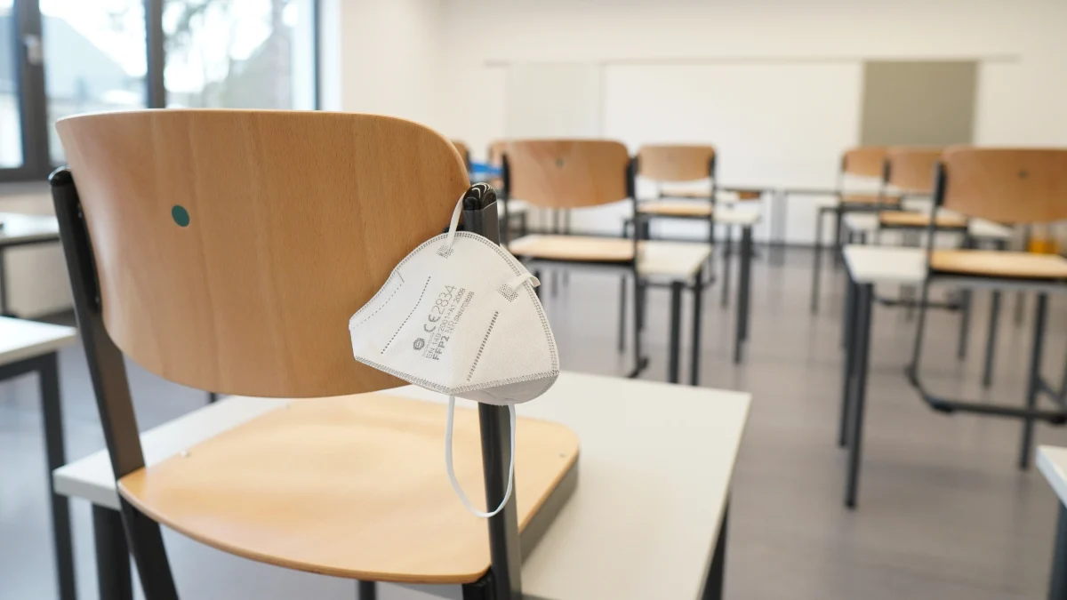 Državi je lakše djecu držati u kućnom pritvoru nego omogućiti online nastavu – jedna se mama bori protiv toga!