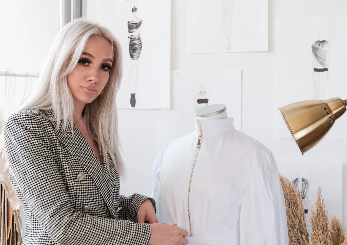 Dizajnerski modeli za medicinare? Evo kako izgledaju udobnost i moda spojeni u medicinskoj kuti