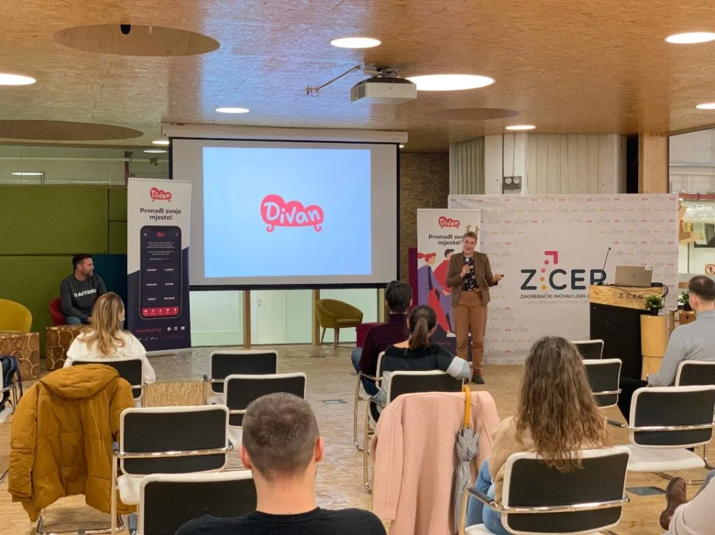 “Ili pališ lampice ili pališ van” – Zagrebački startup DiVan odlučio stati na kraj svađama oko Adventa