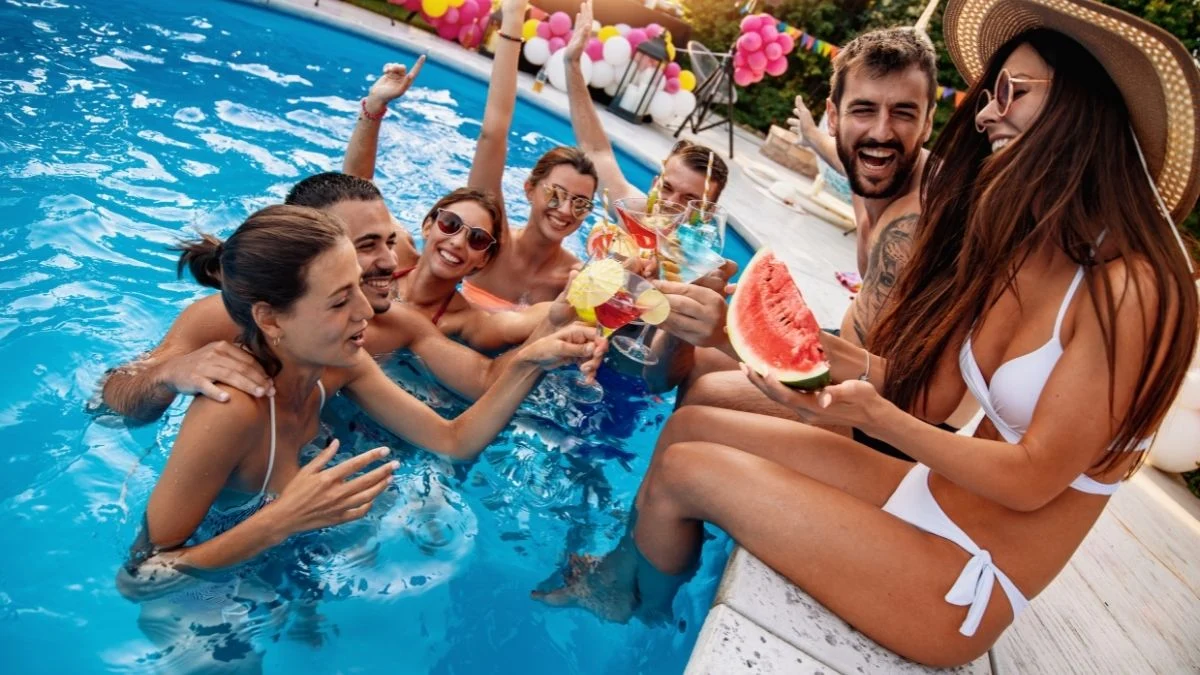 Uskočite u ljeto uz pool party