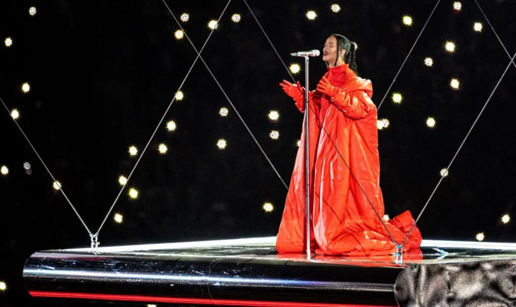 Rihanna is back: američka zvijezda napravila show na Super Bowlu!