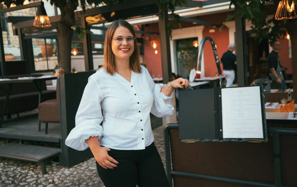 U ovom restoranu znaju zadržati domaće radnike – Nije do plaće