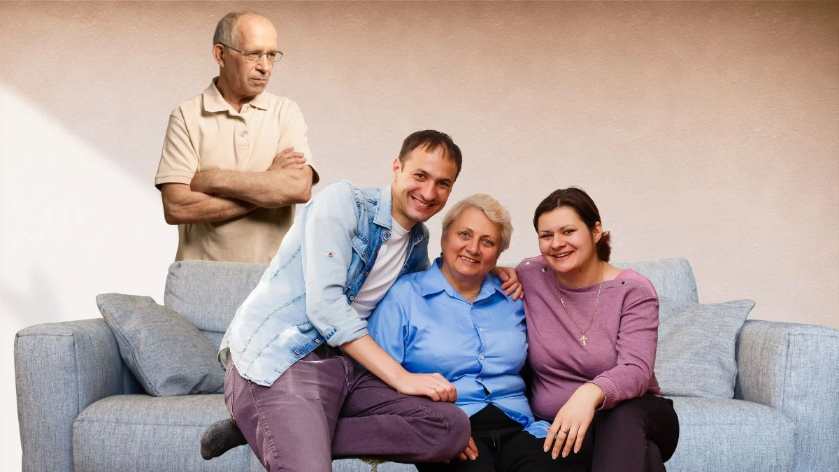 Je li život s roditeljima sramota? Neki bi rekli da – jest