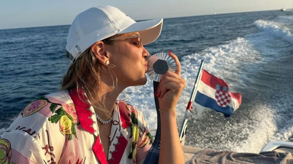 ‘Ne puštam…’ Donna Vekić oduševila fotkom s ljetovanja
