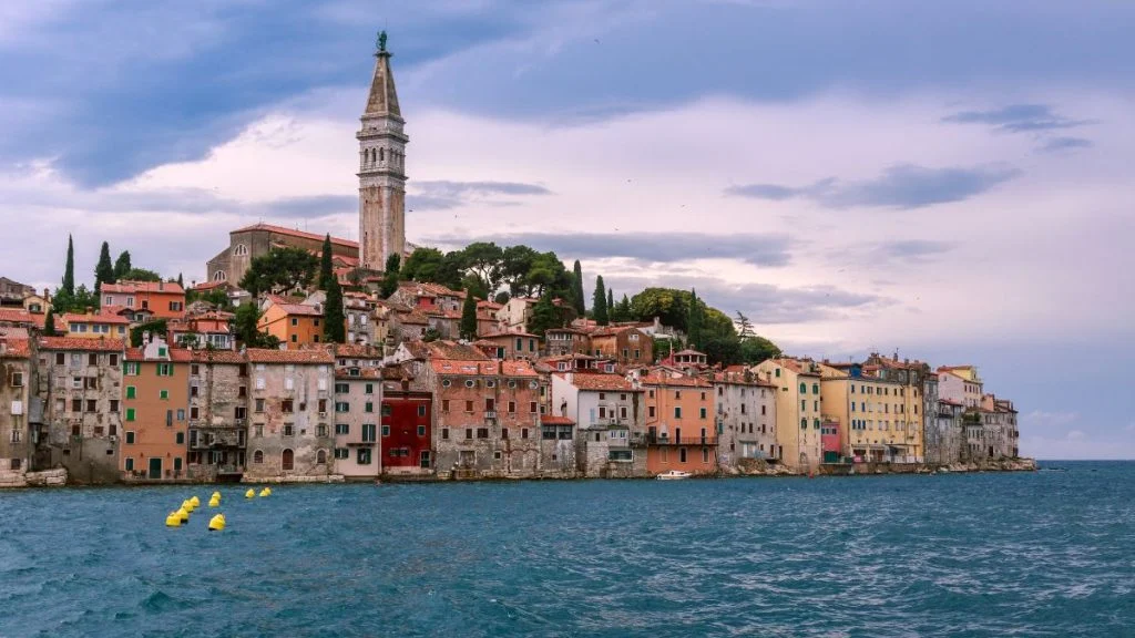 Promjena vremena donijela kišu, tuču, srušena stabla i krovove… Kad stiže stabilizacija?