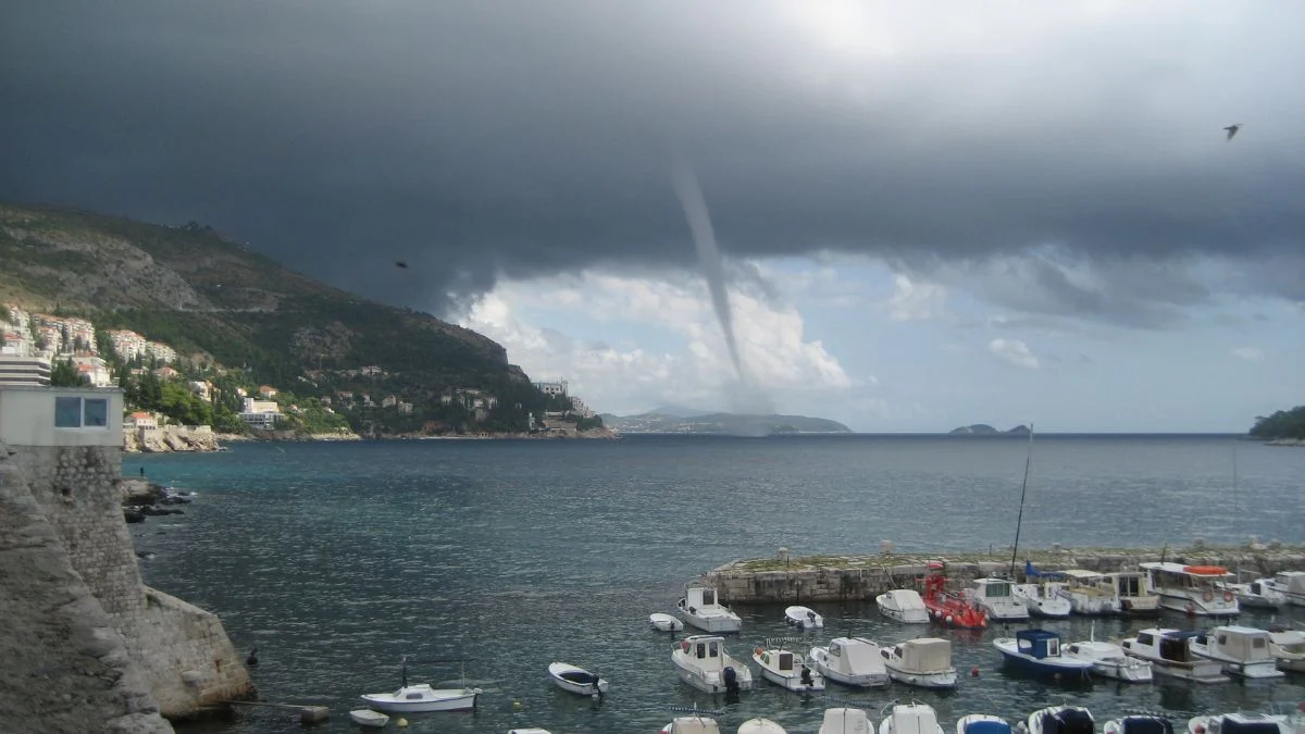 Stižu obilni pljuskovi i grmljavina. Dvije regije pod narančastim meteoalarmom