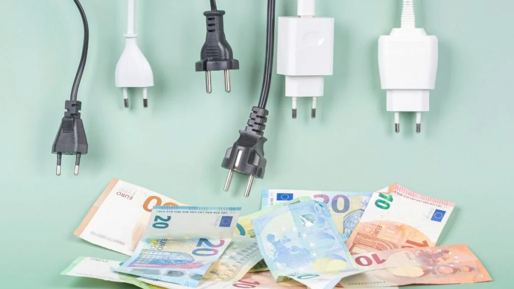 Evo u koliko sati počinje jeftina struja i kako uštedjeti