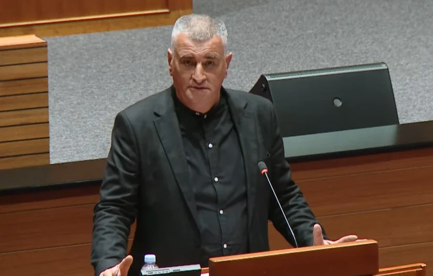 Bulj najavio kandidaturu i 5 referenduma: želi zabraniti “rodne ideologije”
