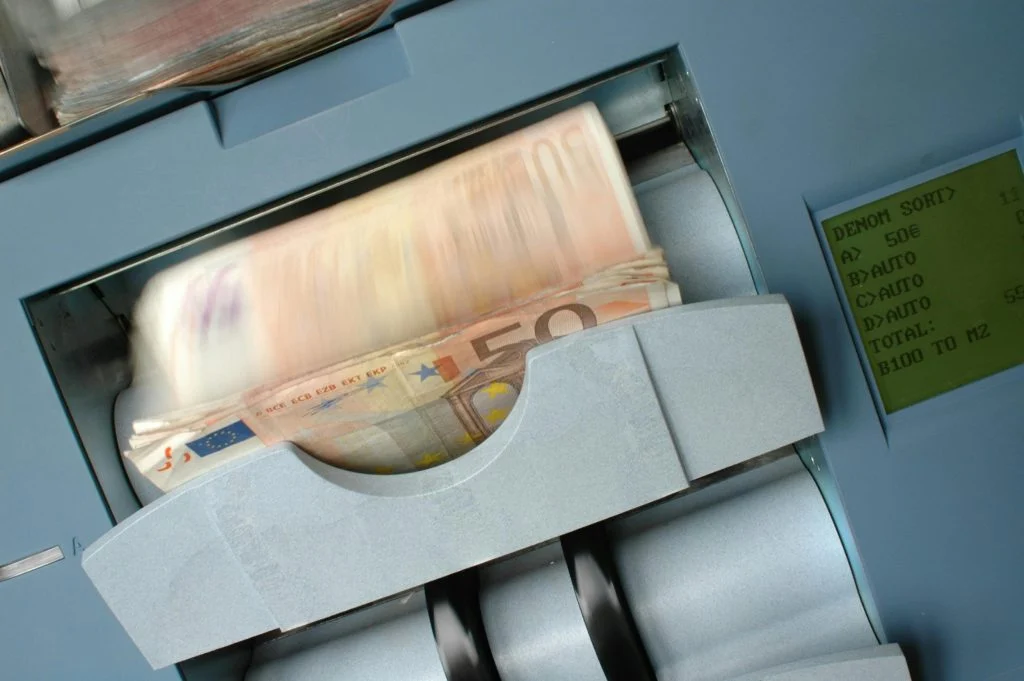 Dug privatnog sektora u BiH narastao za 887 miliona KM