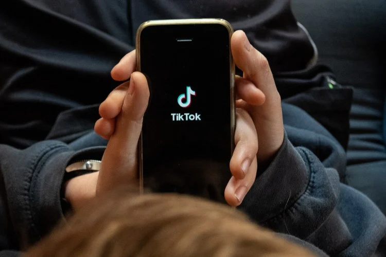 Šalabajzeri s dobrim WiFi-em: Nova generacija muških iluzionista