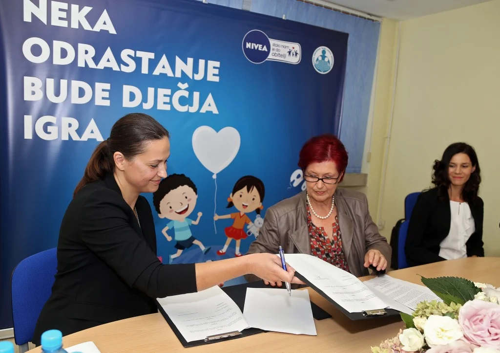 Neka-odrastanje-bude-dječja-igra-1
