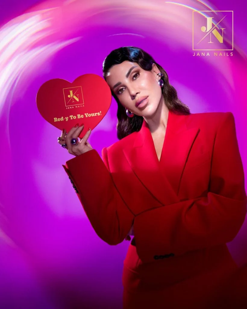 nokti za valentinovo